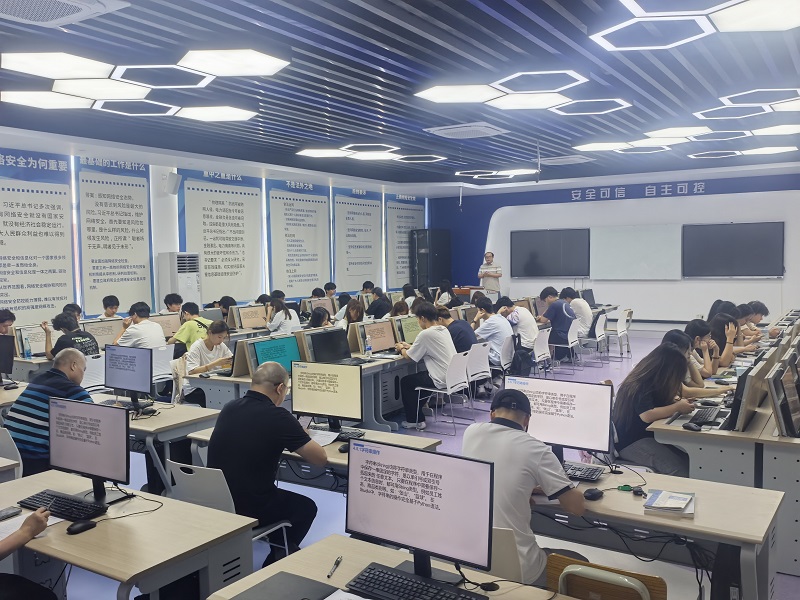 以听促改，以评提质：人工智能学院开展校院两级督导联合听评课活动